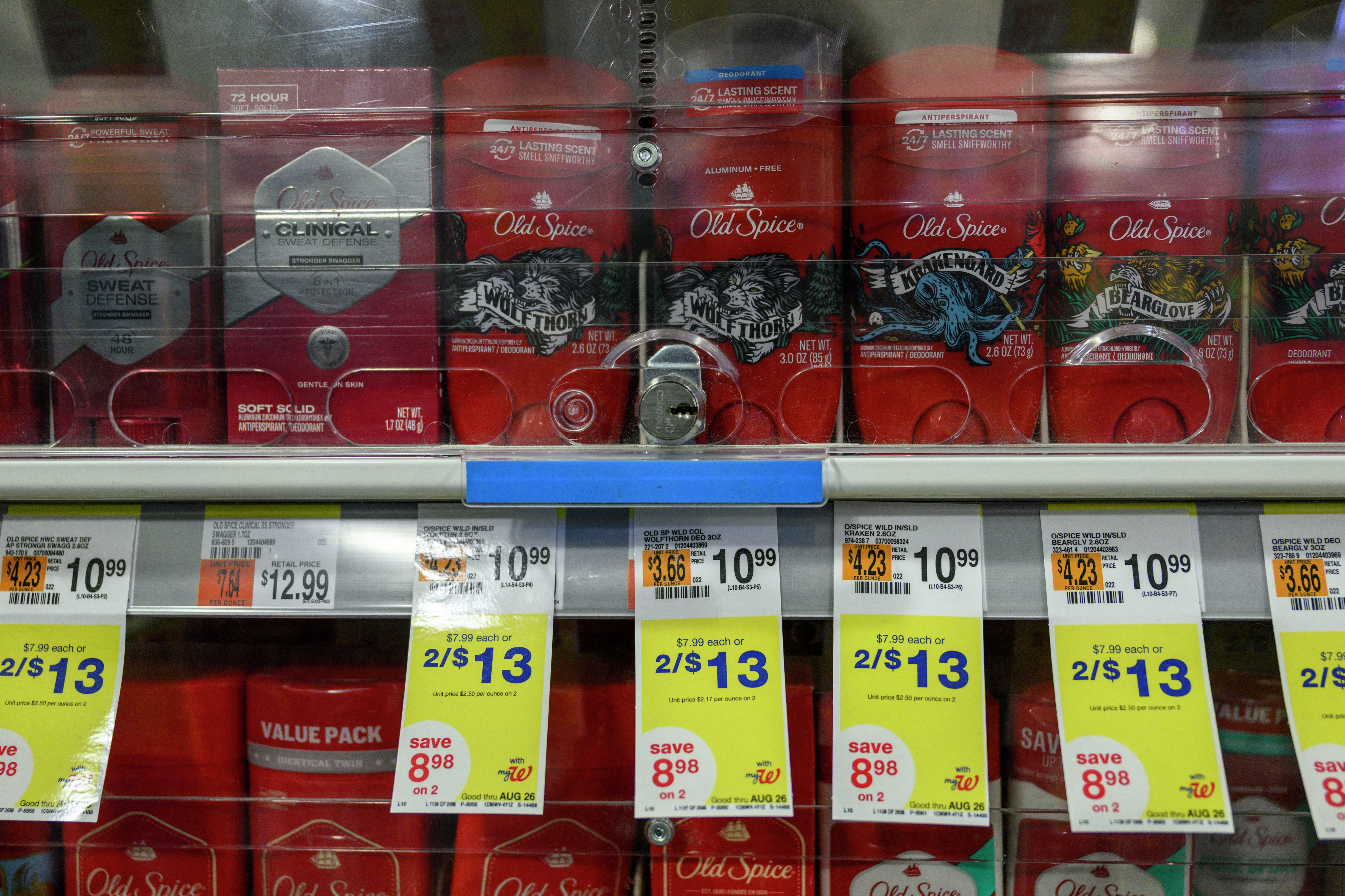 We Find Out REAL Celeb Names, Latest Buzz & Why Gen Z is Skipping Deodrant!