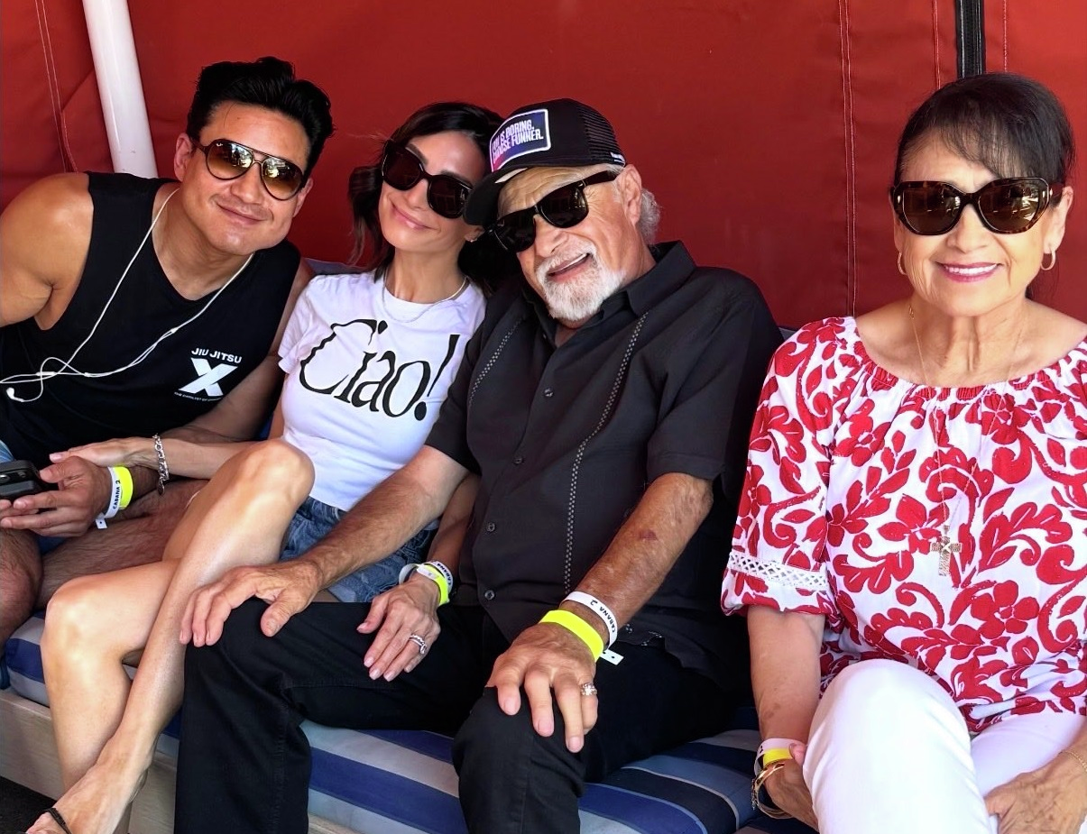 Mario's Hilarious Weekend With His Parents, Mini Pop Quiz & More!