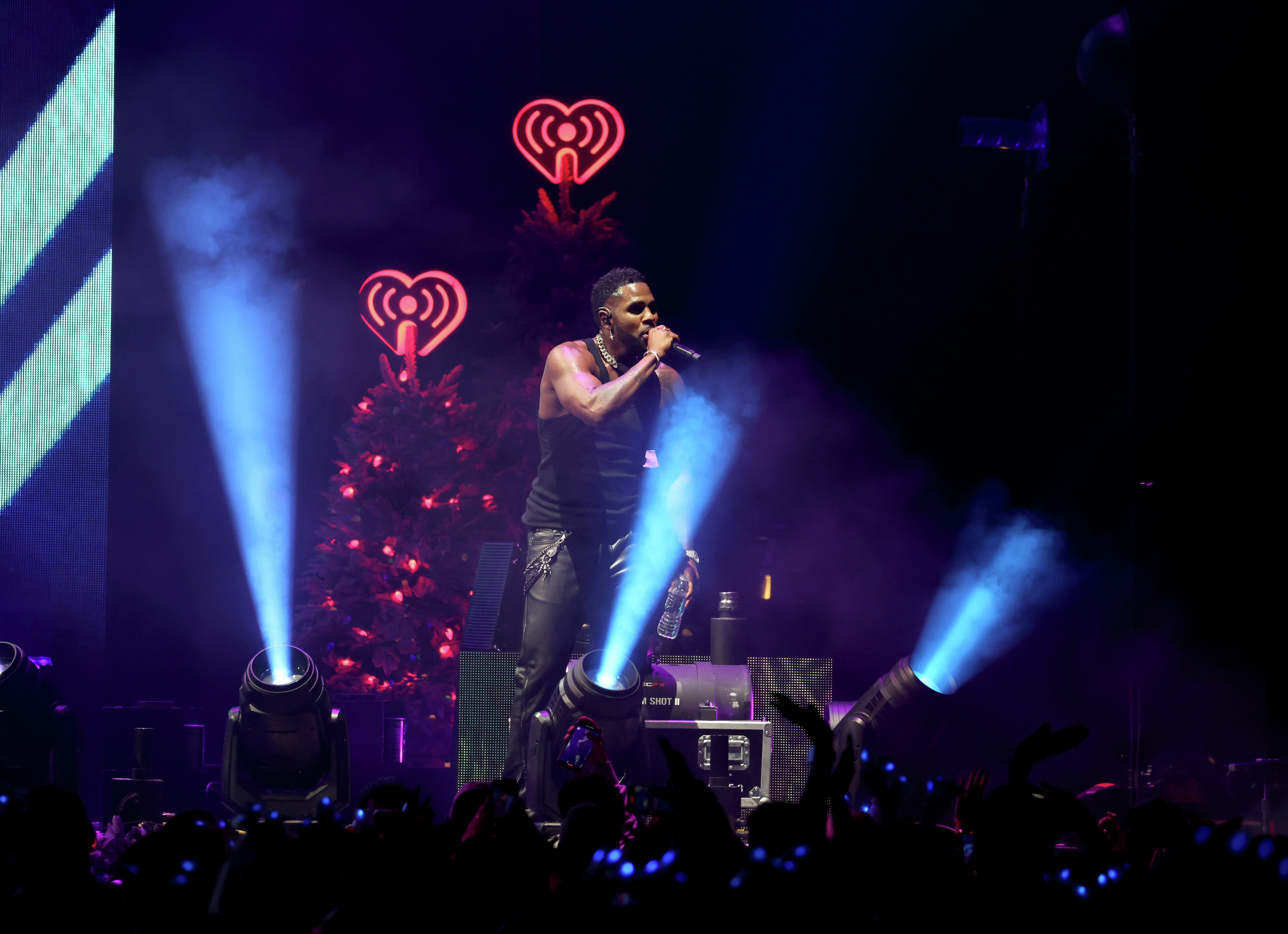 Jason Derulo Talks iHeart Jingleball Tour & Mario vs Courtney XMAS Pop Quiz episode artwork
