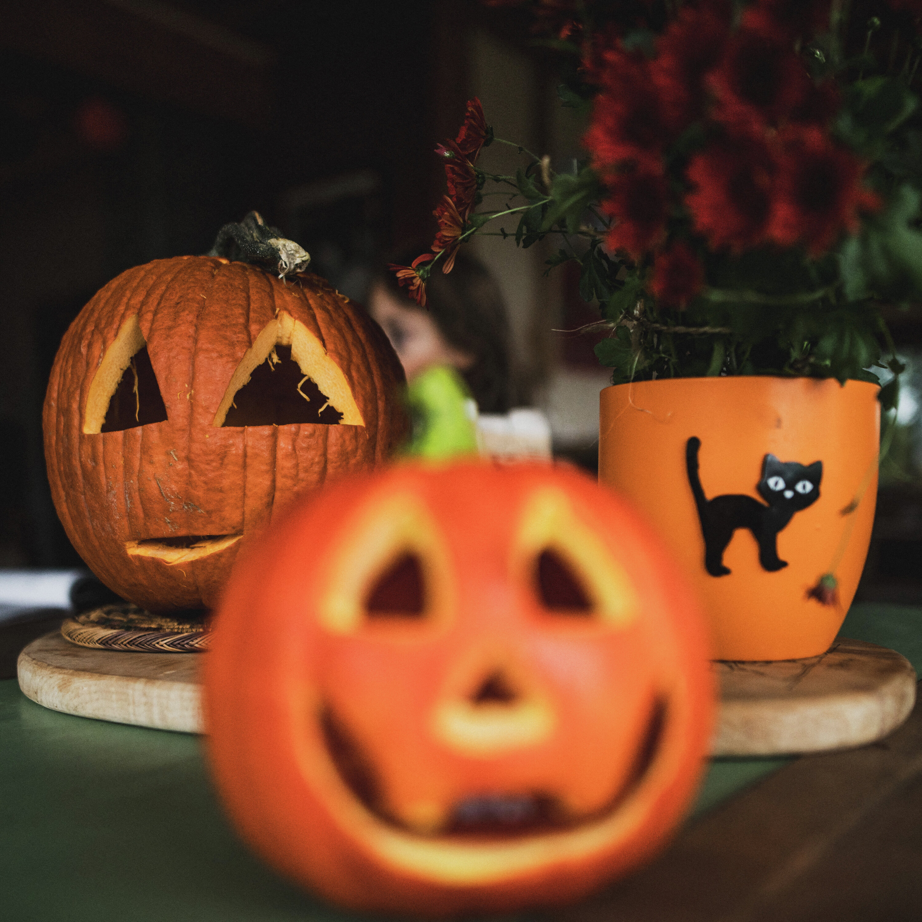 How Summer Heat Affects Our Sleep, Halloween's New 'It' Color & More!