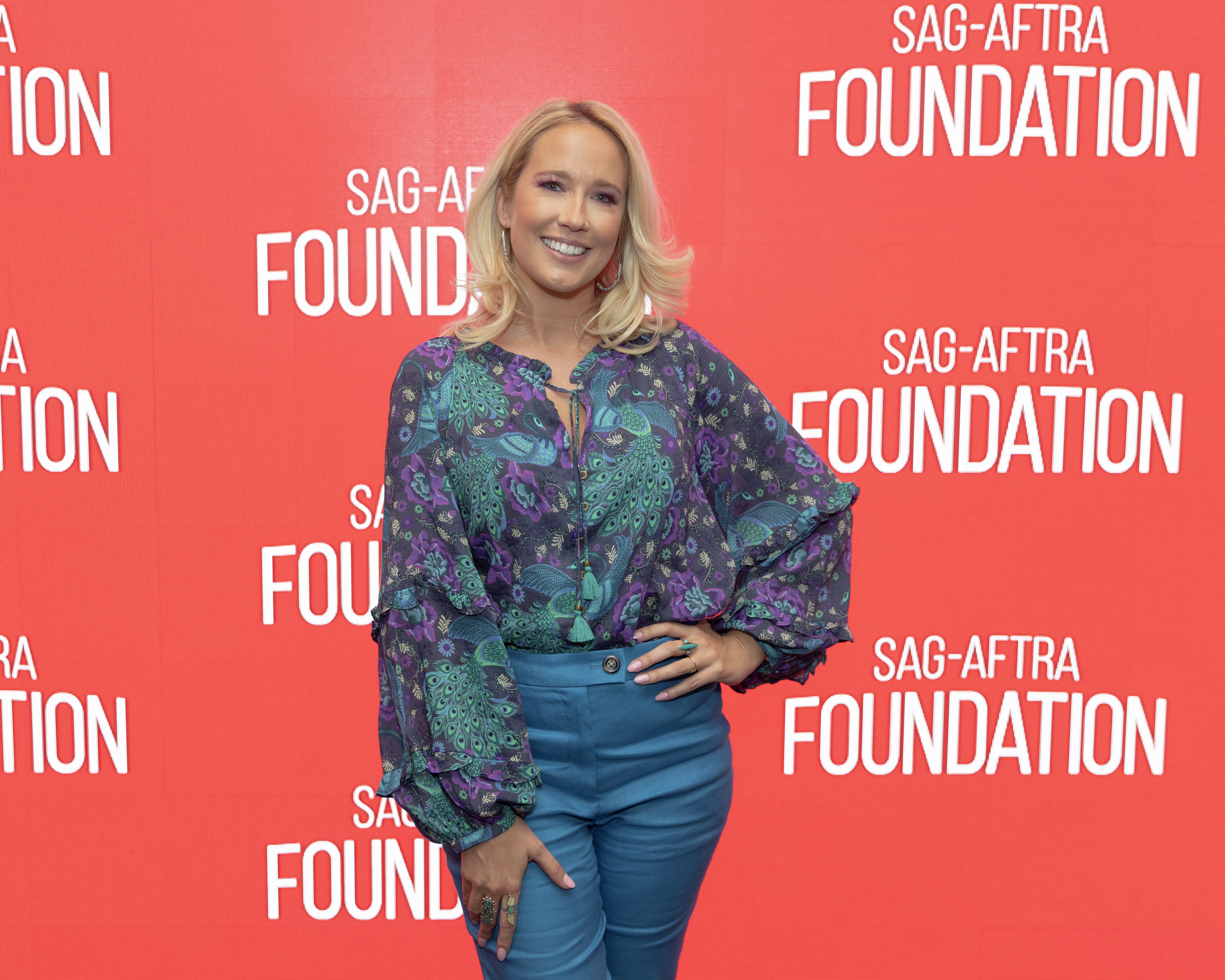 Anna Camp Talks New Show 'Hysteria', Mario Recaps Miss Universe & More!