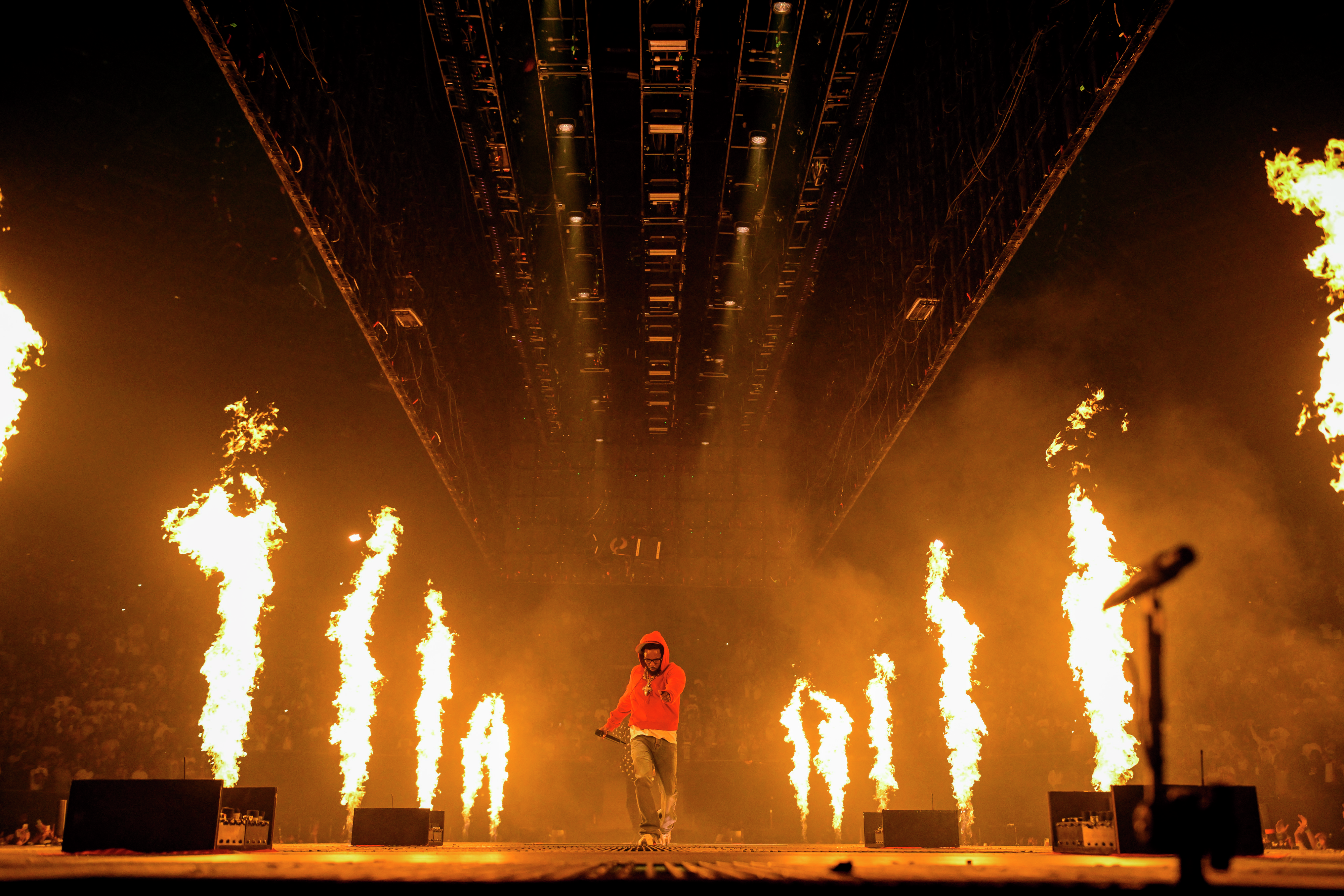 Selena Gomez in The Buzz, Kendrick Lamar Joins The Superbowl & More! episode artwork