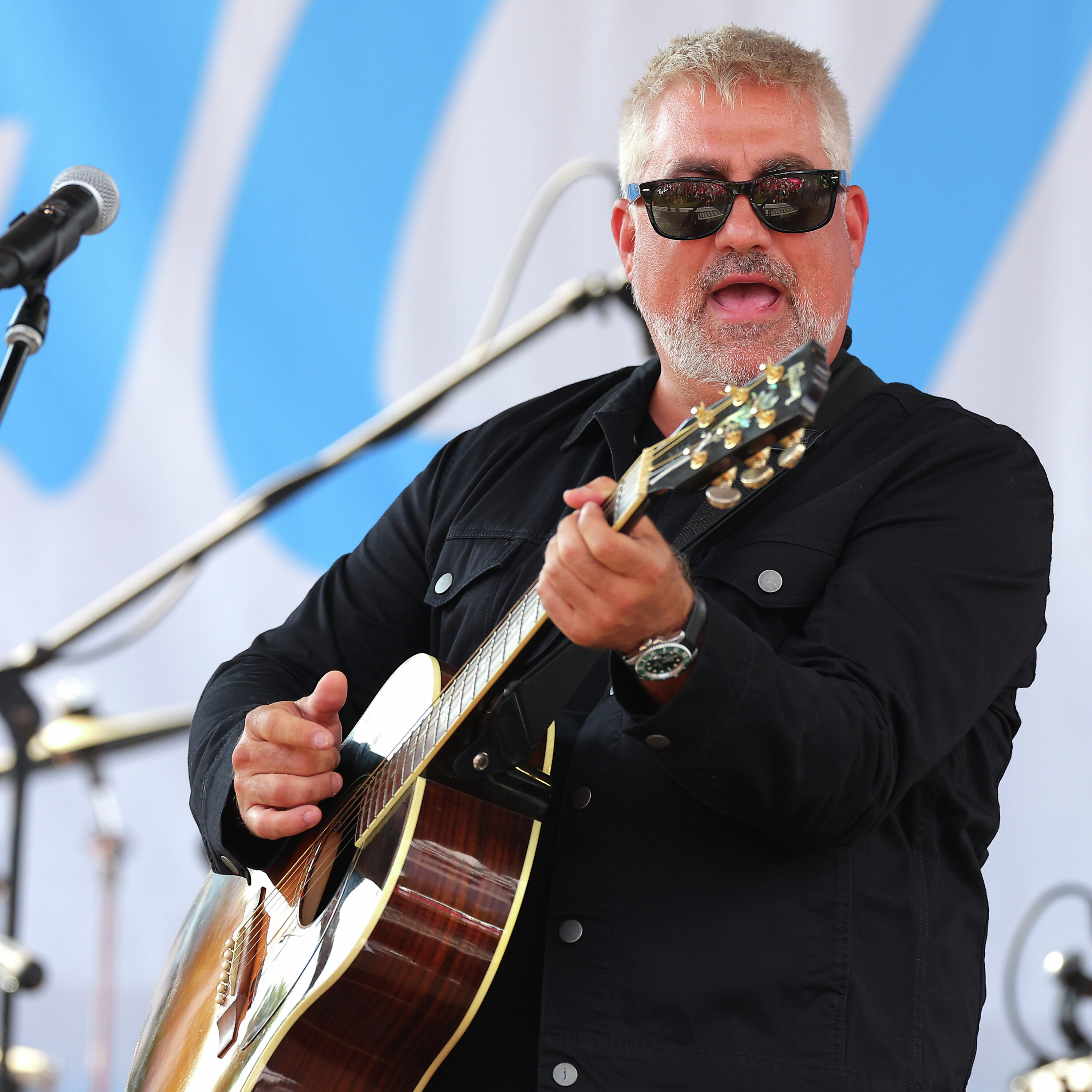 Former 'Idol' Winner Taylor Hicks Talks New Music, Touring & More! episode artwork