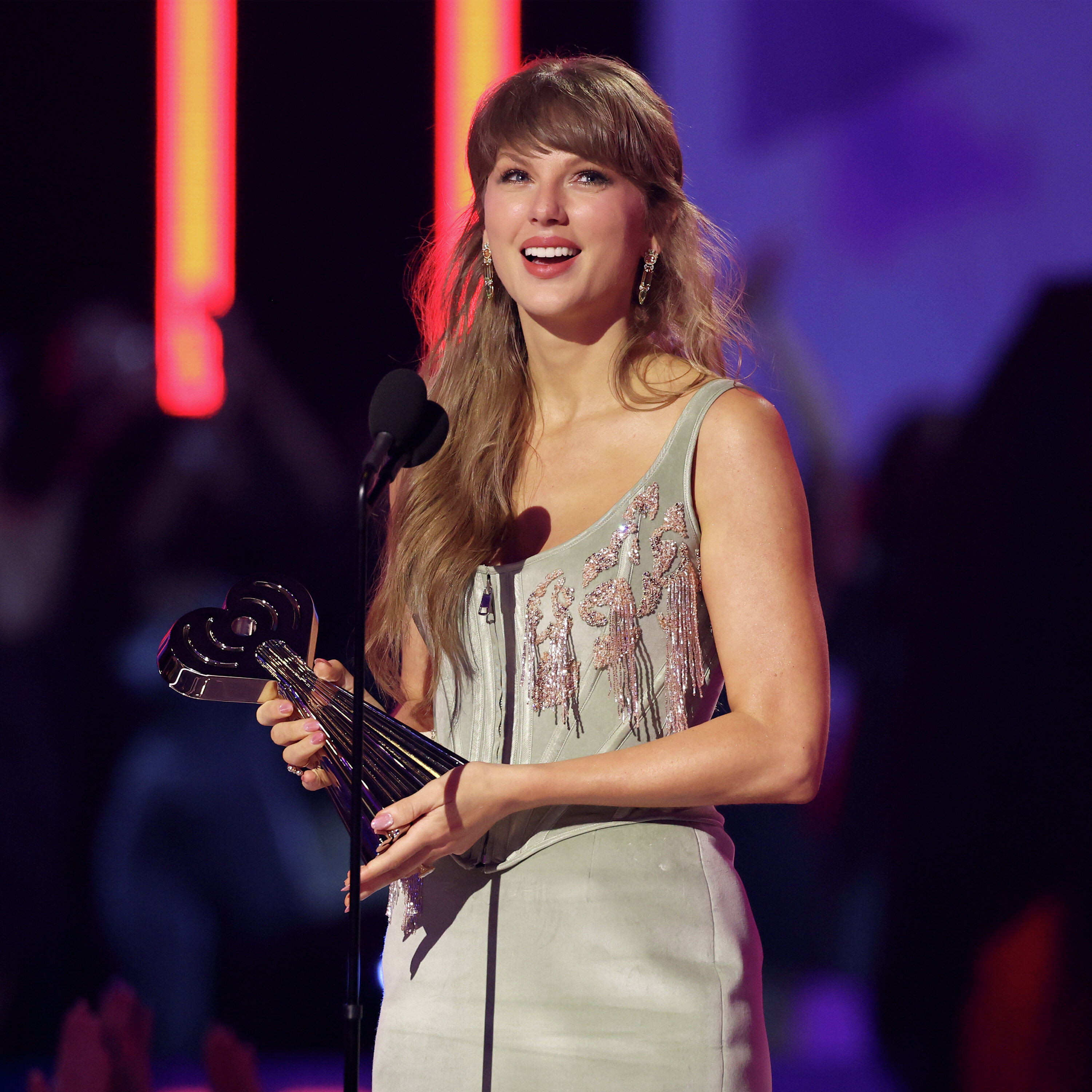 Taylor Swift Wedding Buzz, Old West Round of The Slang Game & More! episode artwork