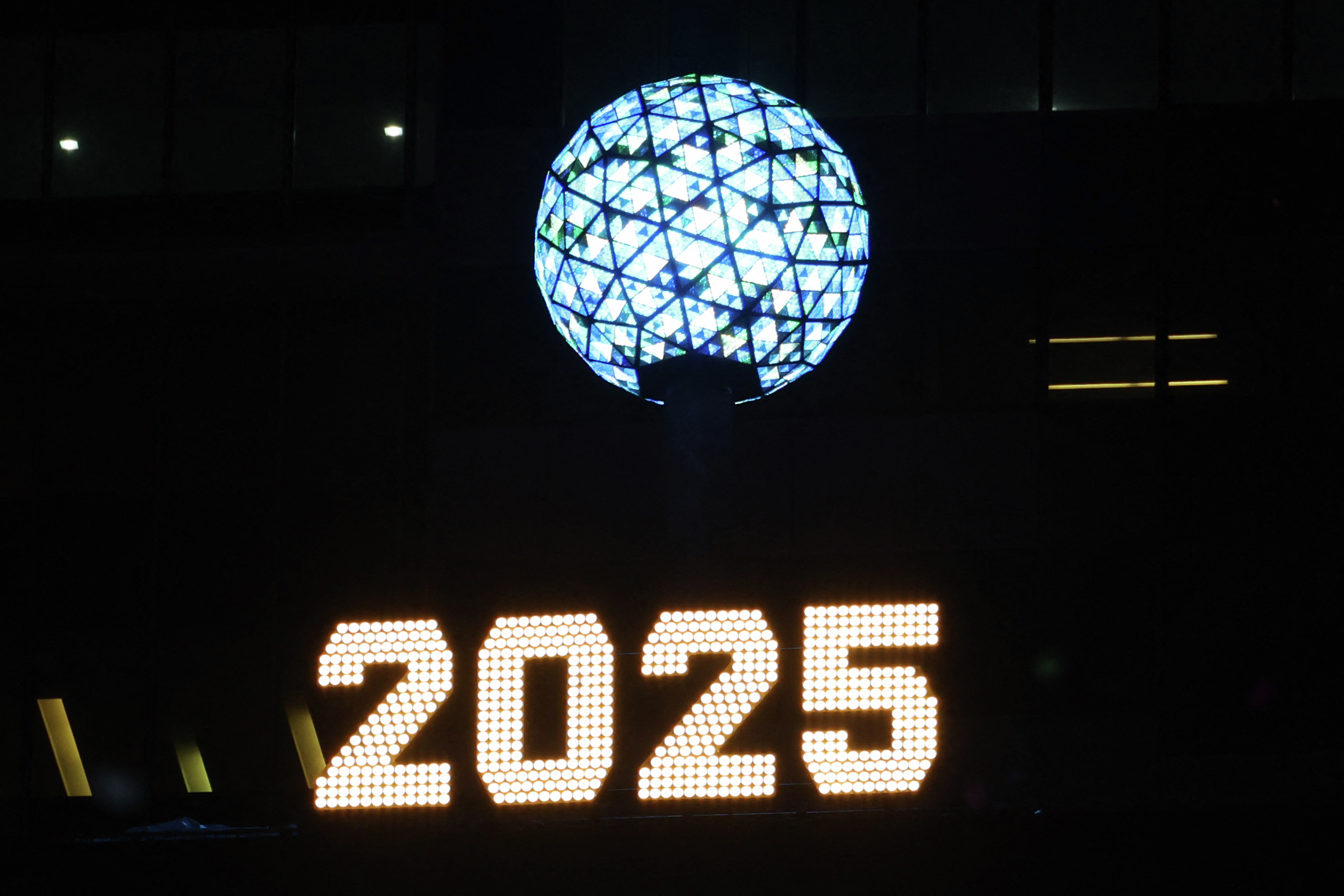 Justin Baldoni vs Blake Lively Updates, Crazy 2025 Predictions & More!