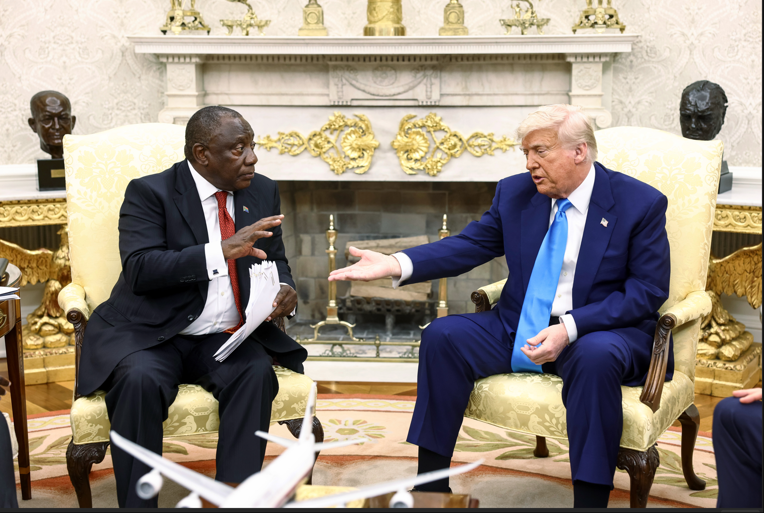 cover of episode Trump 'Ambushes' Ramaphosa, Israeli Embassy Staff Killed in Washington, US Bond Warning