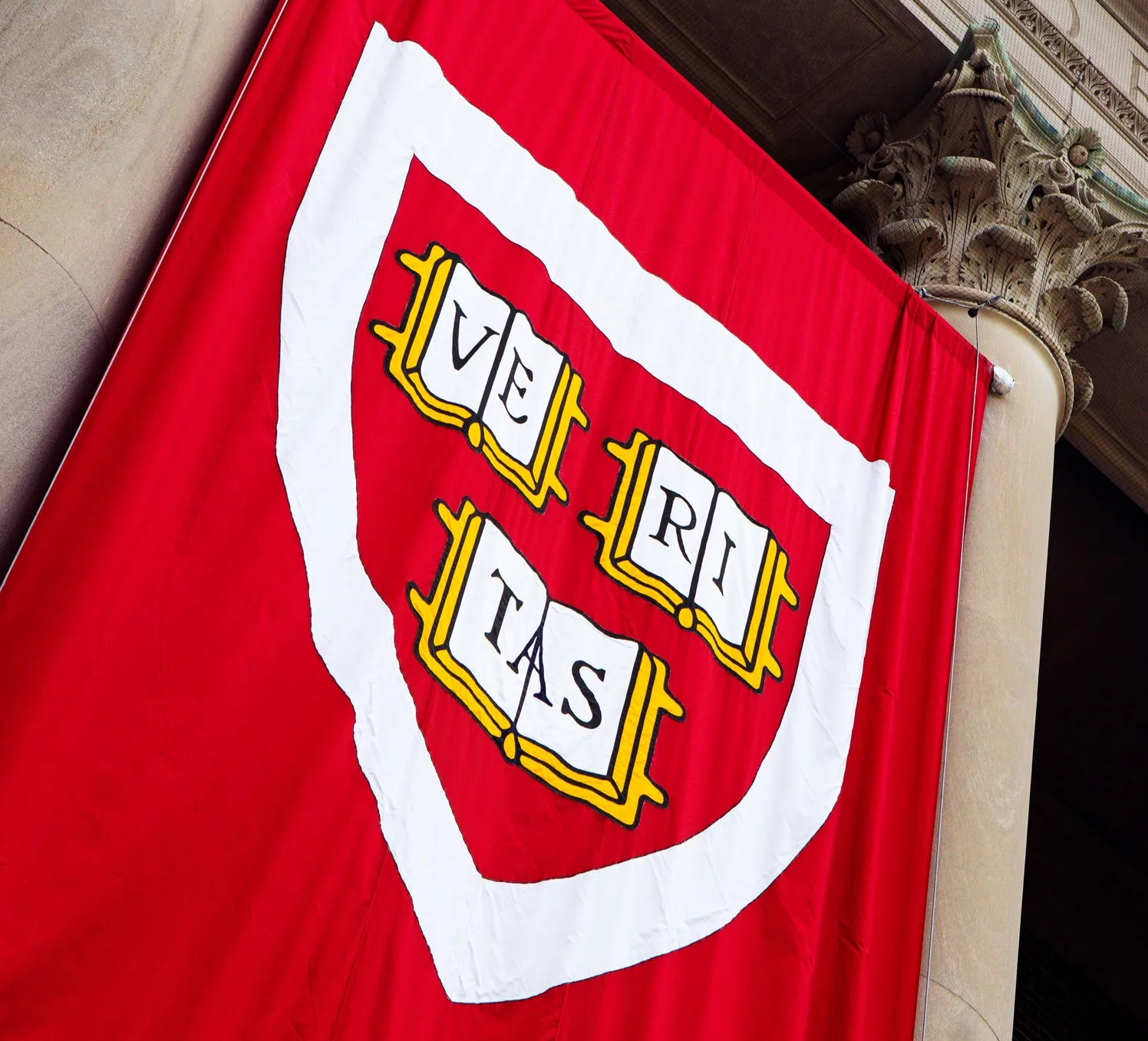 cover of episode Harvard Foreign Student Ban 'Stuff Of Tyranny', Tax Bill Unsettles Bond Market