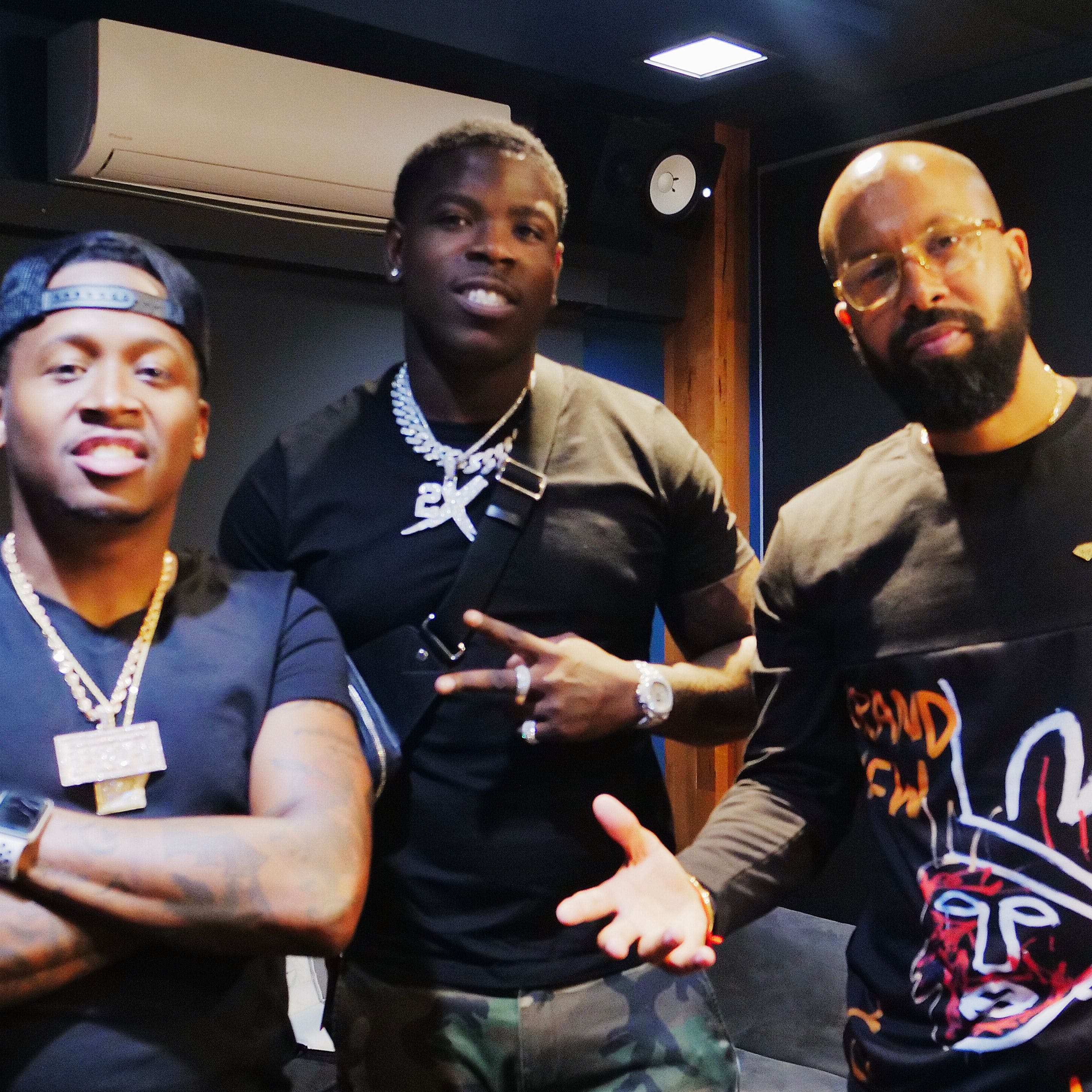 Episode 42"The Culture Deserves It" Feat. Kenny Burns w/ Ferrari Simmons & Su Solo Prod: iHandlebars