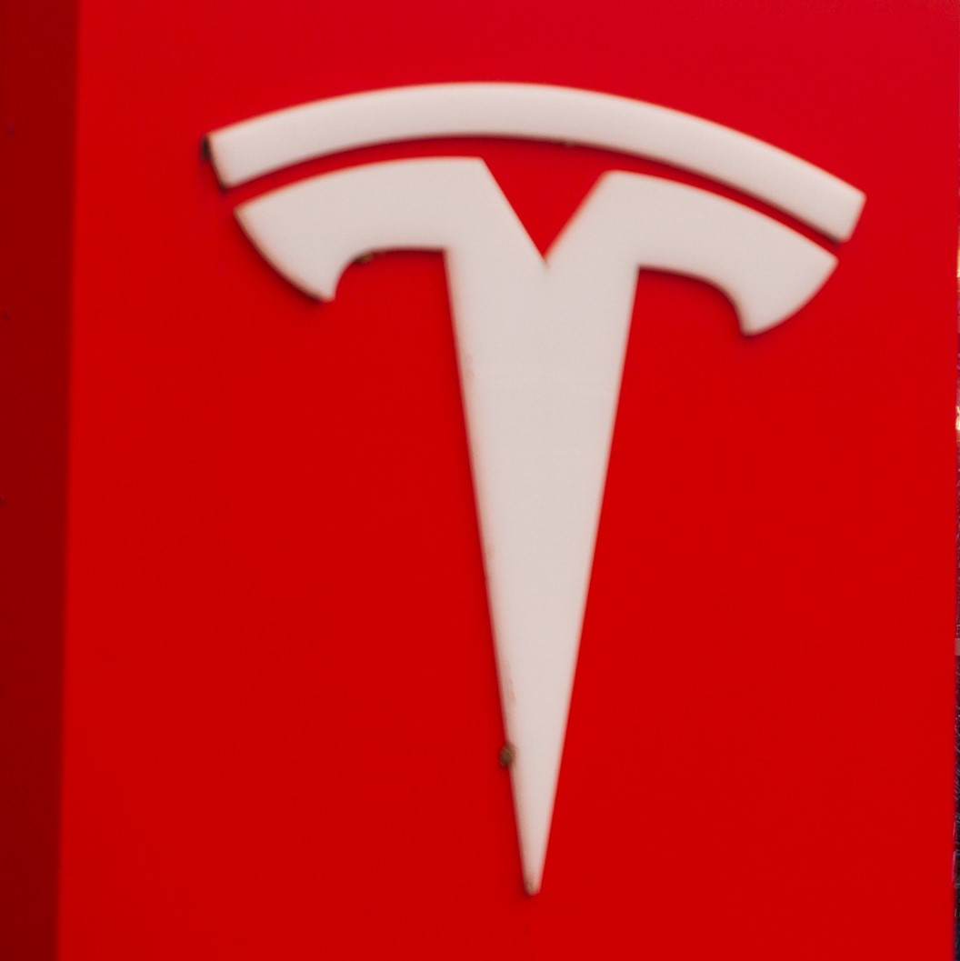 Tesla's Critical Earnings; GE Aerospace Guidance; Verizon's Drop