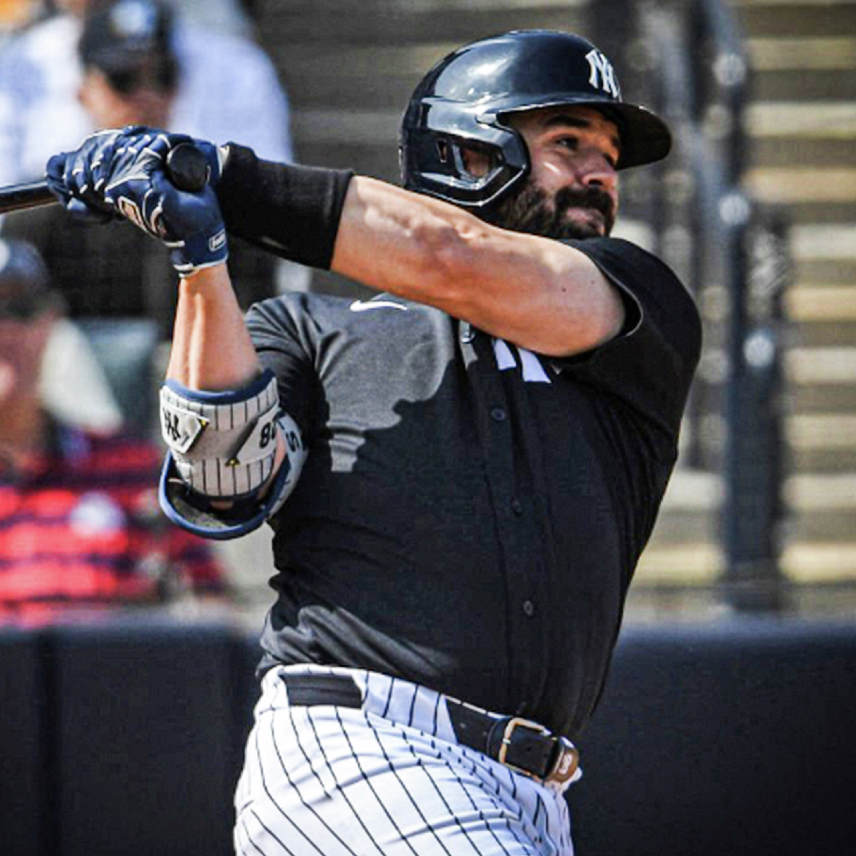 Wells Crushes HR, Yankees Defeat Blue Jays