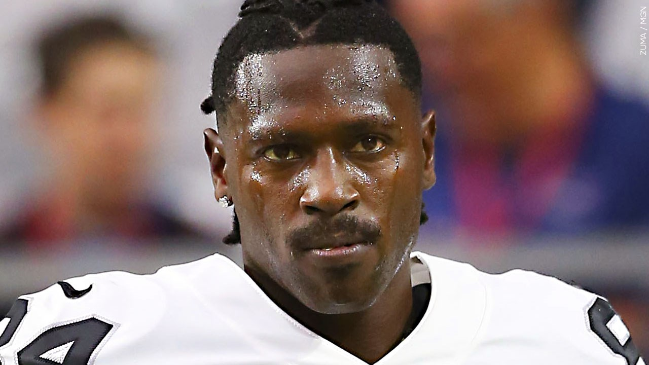 01_03_22 Antonio Brown Quits DURING Game