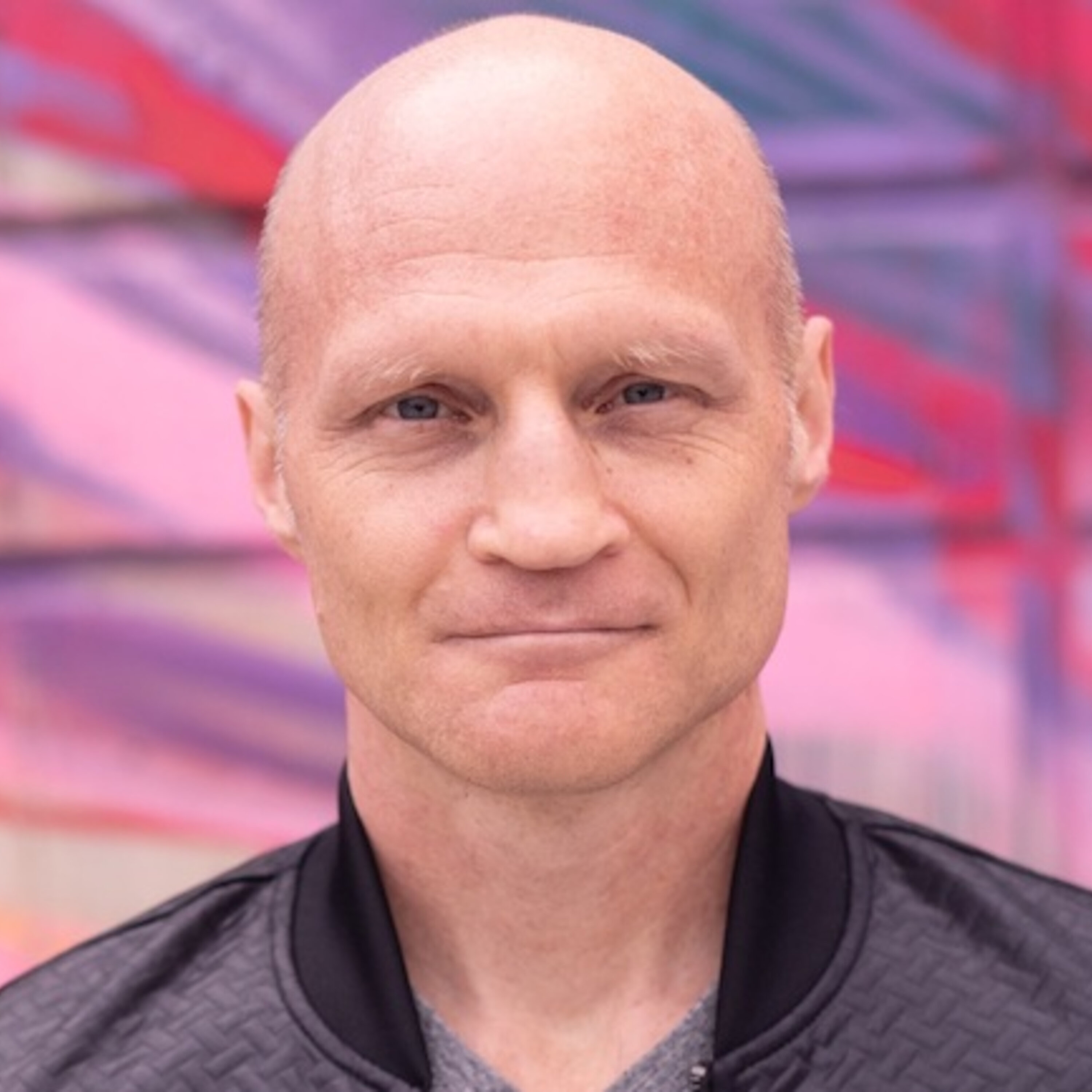 091: Scott Dikkers - Pointing out stupidity with The Onion