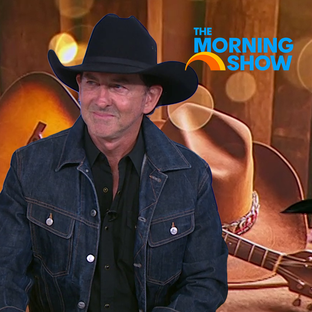 Lee Kernaghan extends record-breaking tour