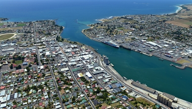 Darren Kerwin- Ali Jarman on Devonport Top Tourist Town Award 2025 episode artwork