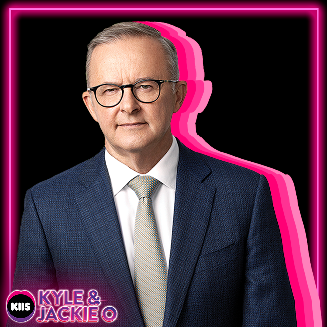 😱 A listener STOLE from the Prime Minister live on air!