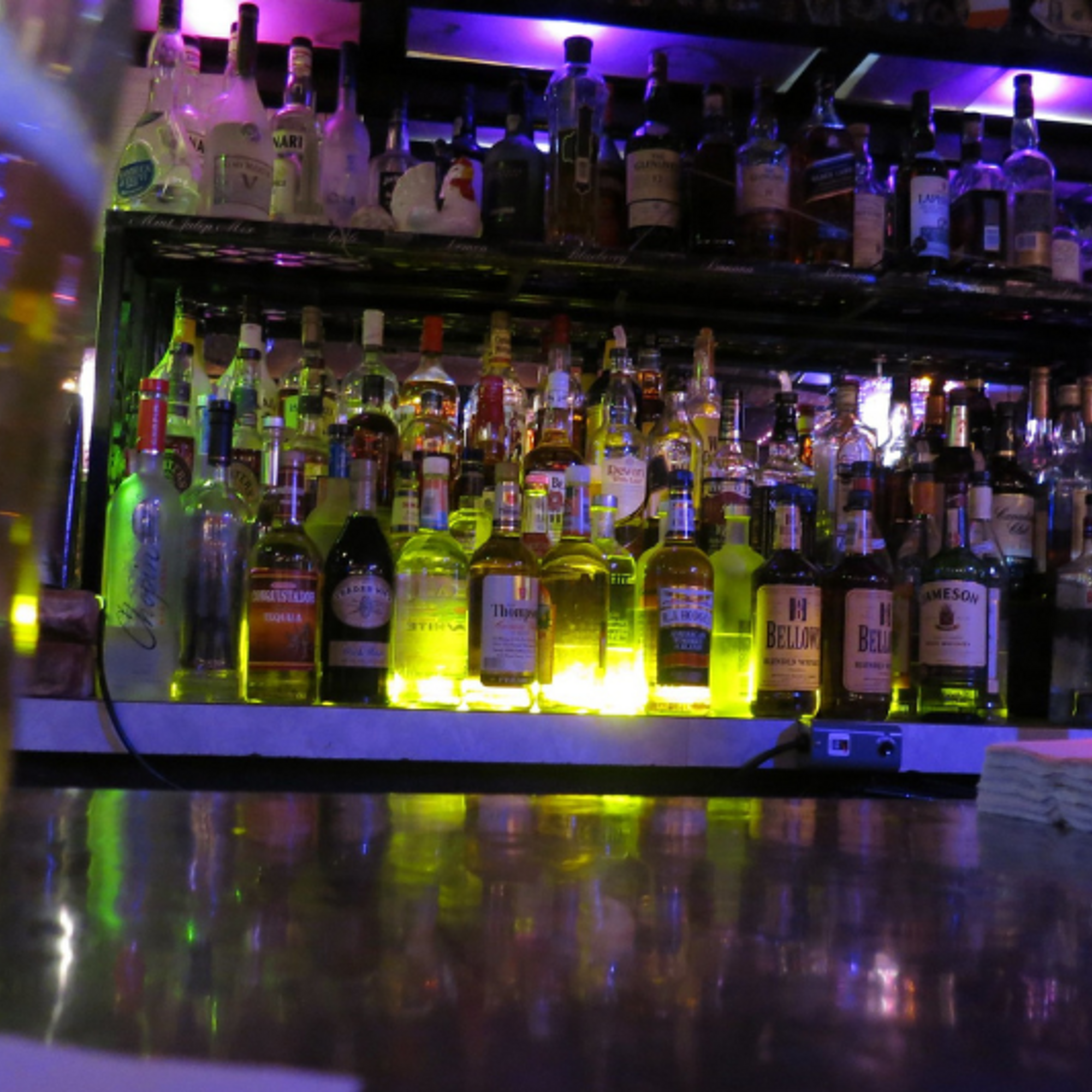 Words In Review: Why everything is a 'dive bar' episode artwork