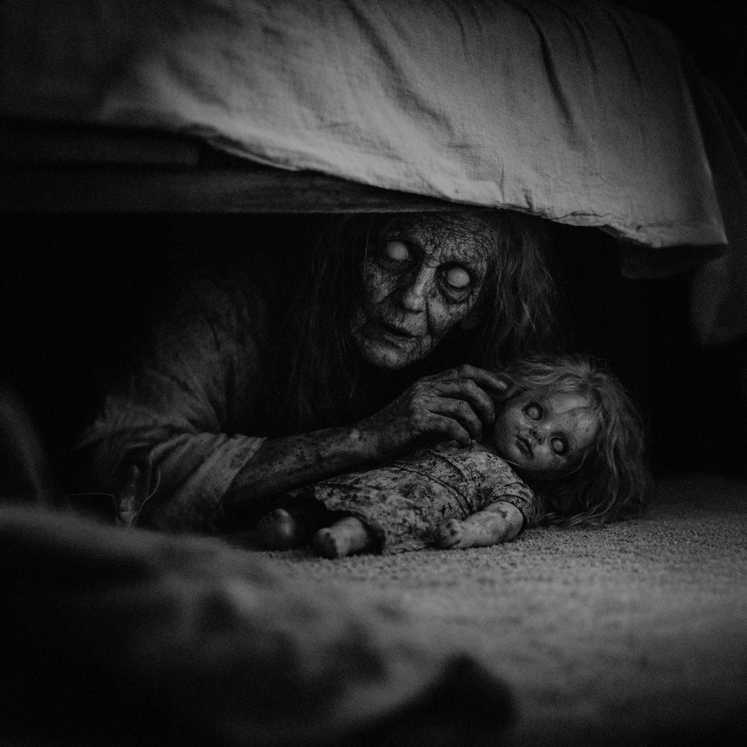 Mi Madre Muerta habita en una Muñeca (historias de horror)