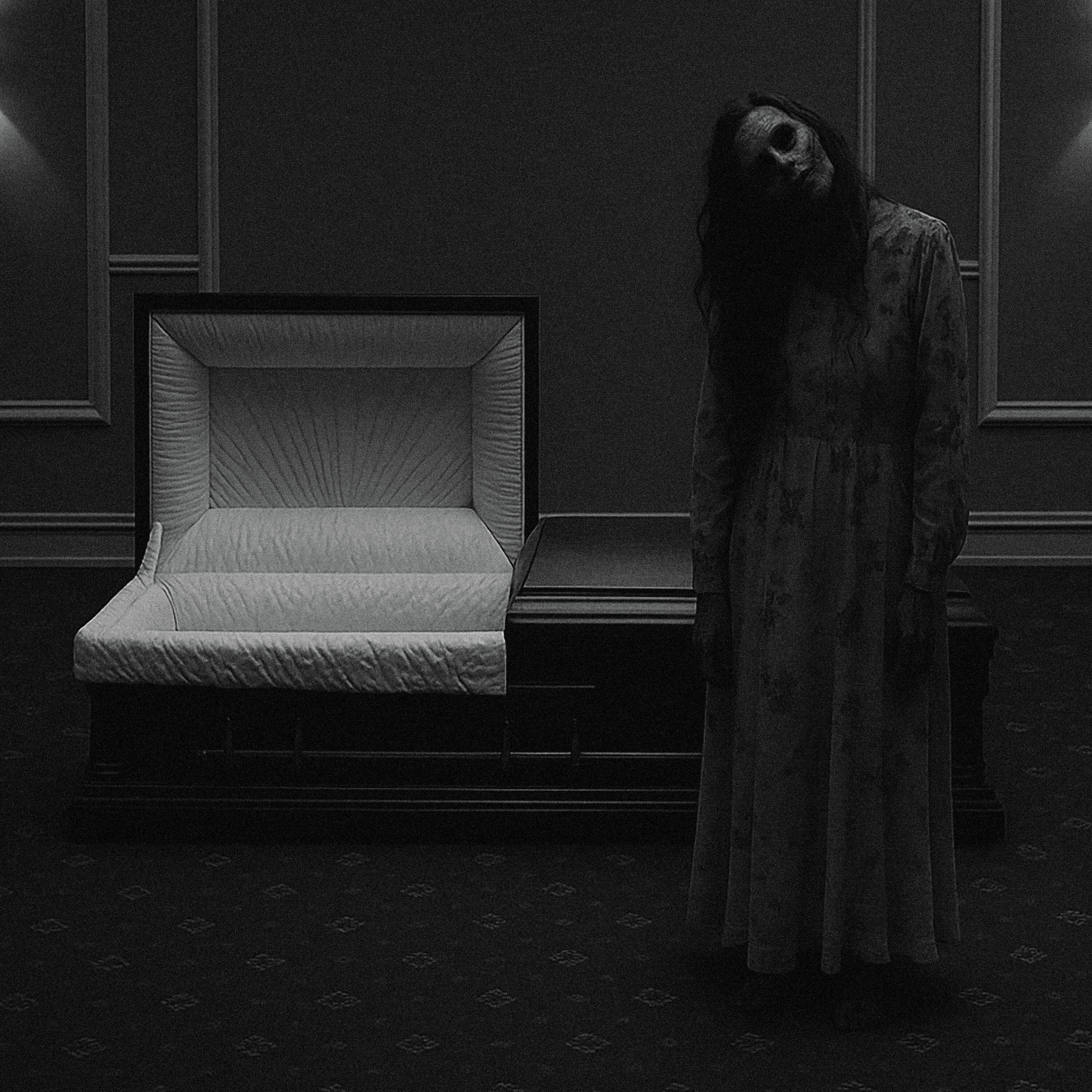 Let the Dead Rest (and Other Macabre Stories)