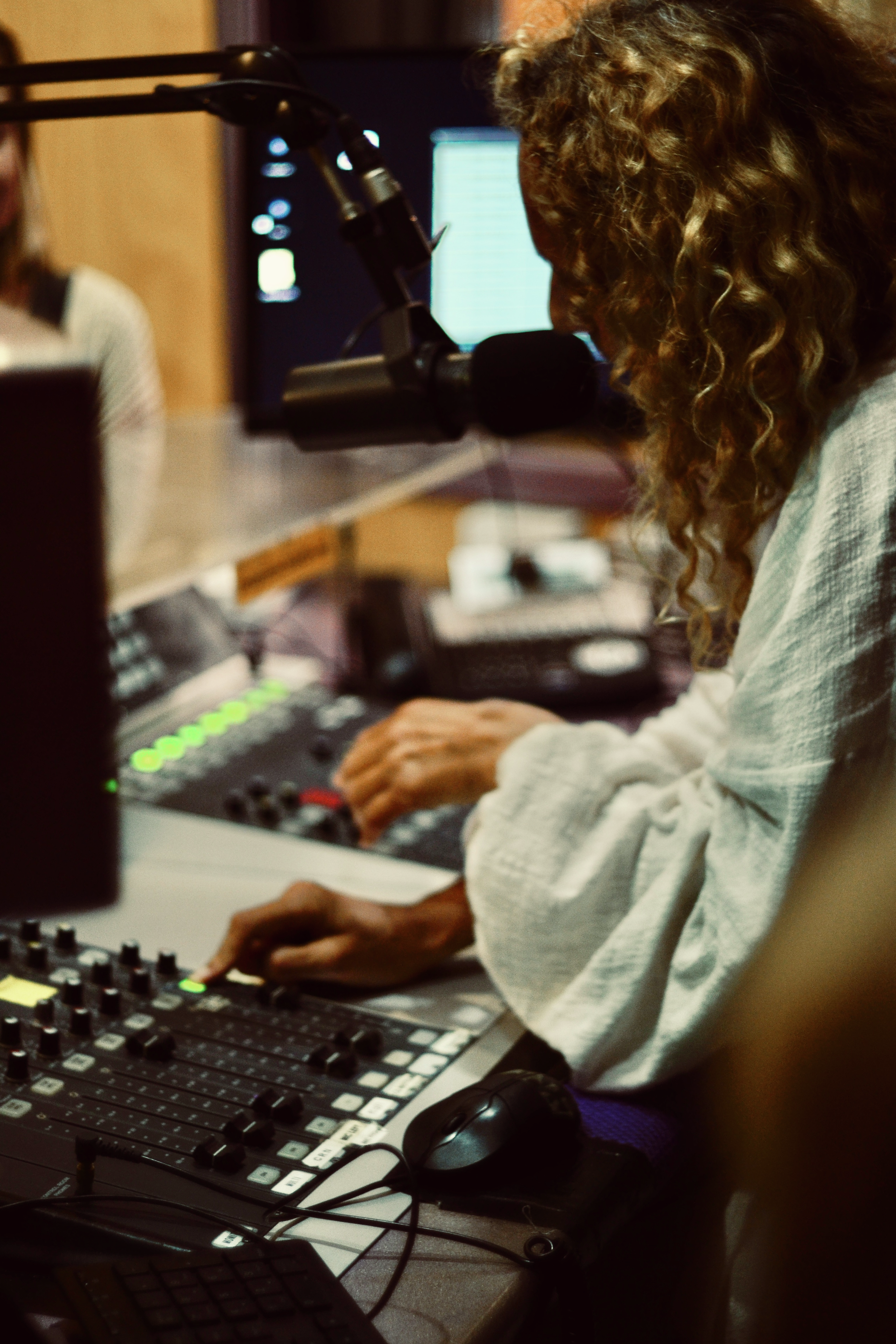 Belly Podcast - 12 August 2025: feat Recycled plastics, Shakshuka recipe & NZ music.